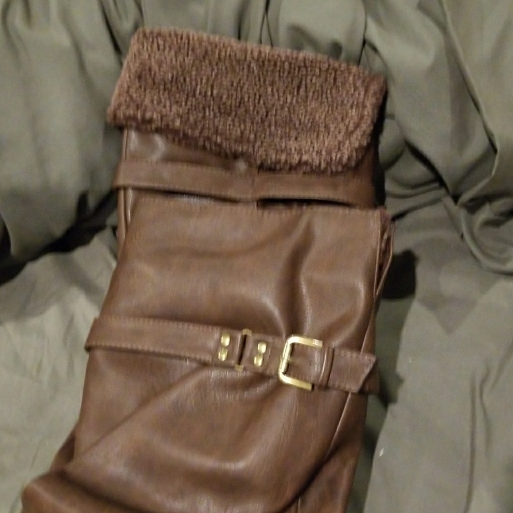 Boots - Picture 4 of 4